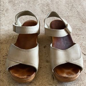 Women’s Dansko sandals